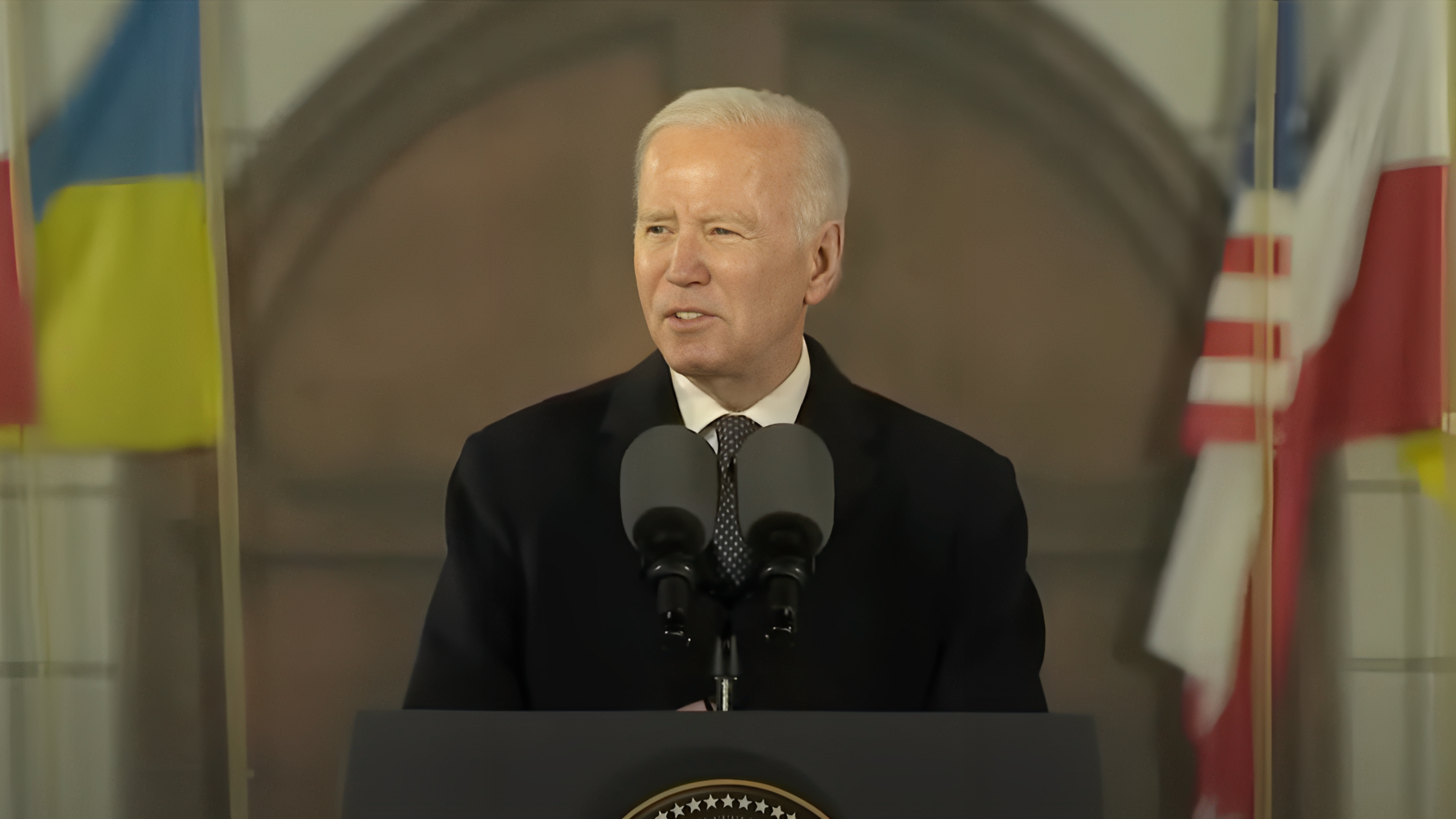 Biden signs executive order, instructing AI development to promote “equity”